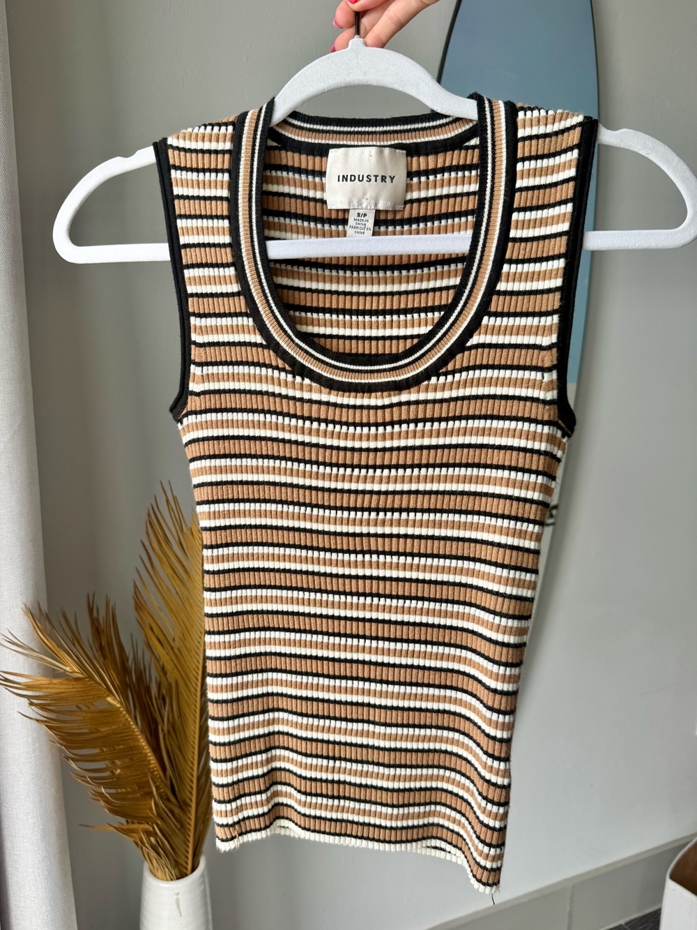 INDUSTRY Women’s Stripped Textured Sleeveless Top Brown/Black/White Size Small